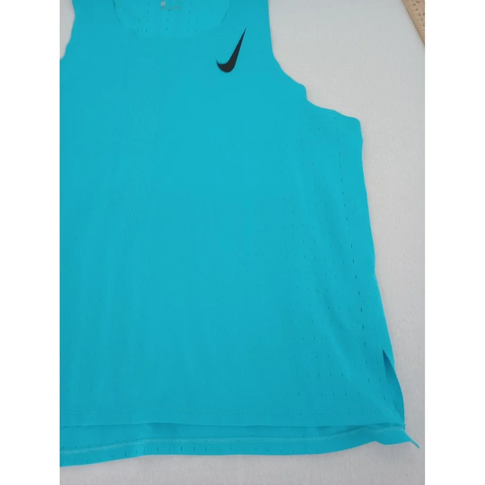 Nike aeroswift tank